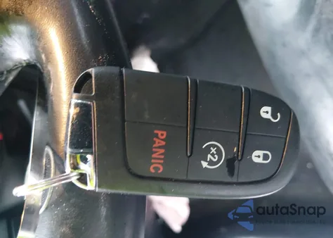 2015 Chrysler 300 Limited z USA, uszkodzony, nr VIN 2C3CCAAG2FH801902